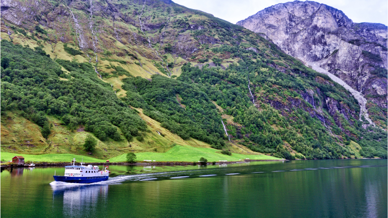 Fjordtur i Norge med båt